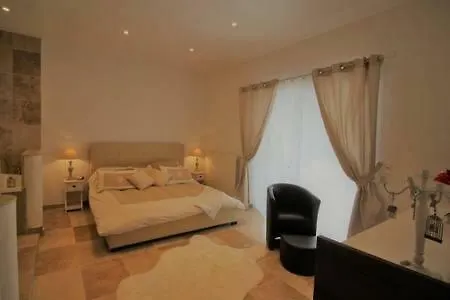 Вилла Chez Brice Et Lova *